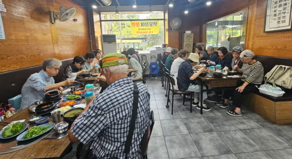 저소득 1인 가구 어르신 사회관계 증진을 위한 사회활동 프로그램 「한솥한…